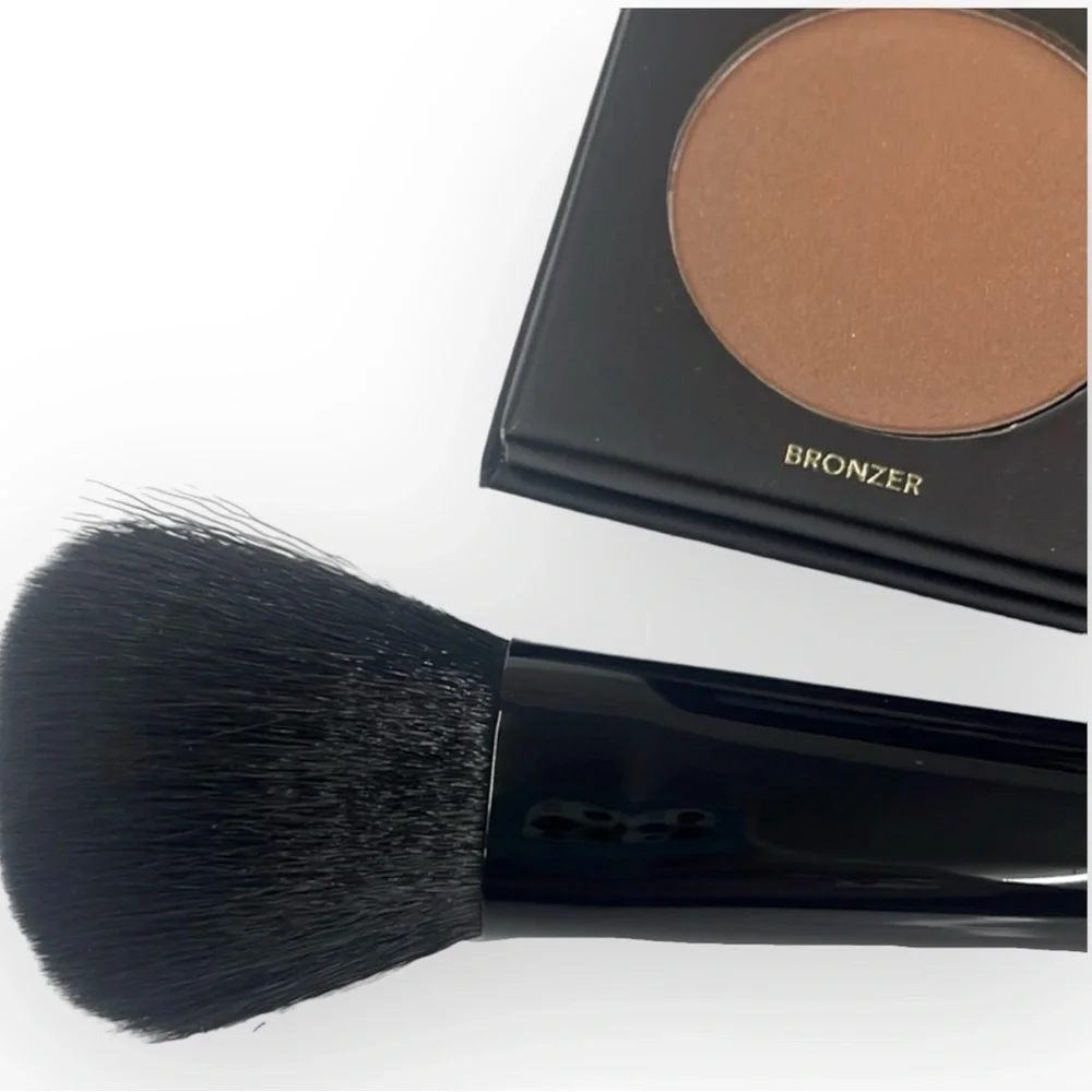 ISH Contour Kit (Medium/Dark) & Contour Brush